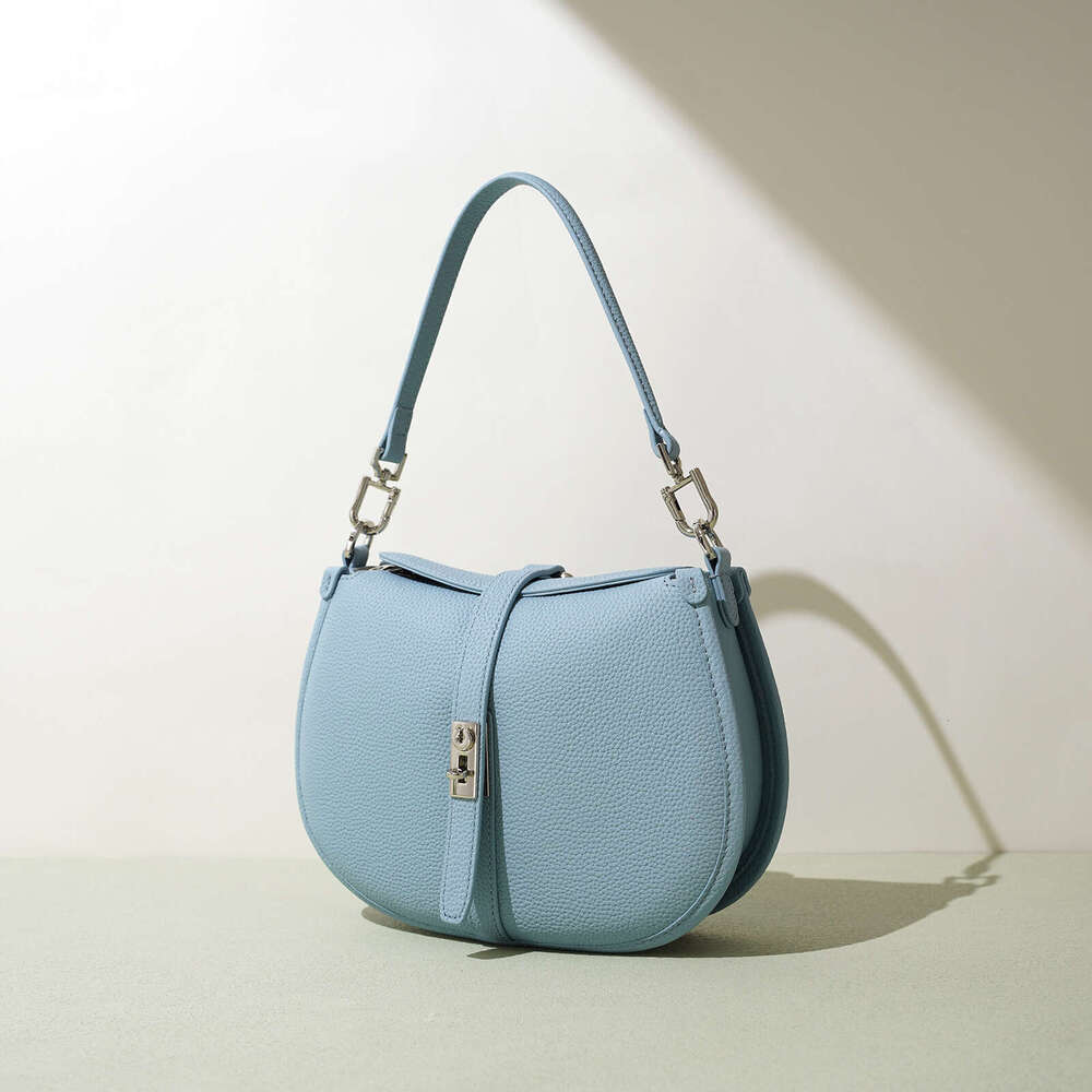 Design Handbag Shoulder Crescent Niche Simple Genuine Leather Crossbody Bag Women Fashion New High end Commuter