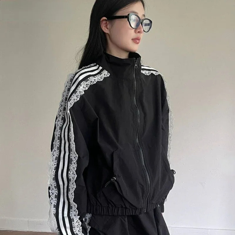 Veste de protection solaire à rayures à rayures en dentelle pour les femmes coréennes causales à glissière du cou cardigan manteau top n 250801