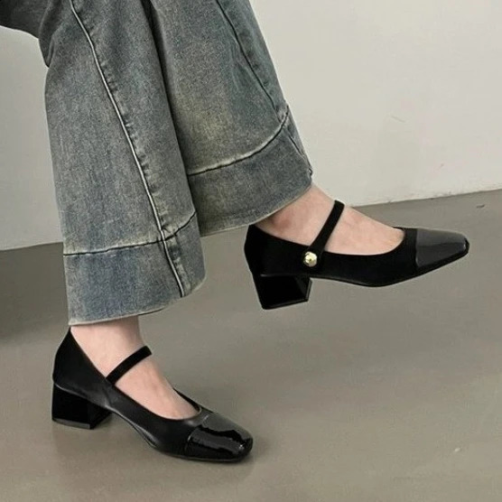 Talon épais mary jane chaussures simples femmes printemps français mi-talon soirée noire carrée petite chaussures en cuir 250814