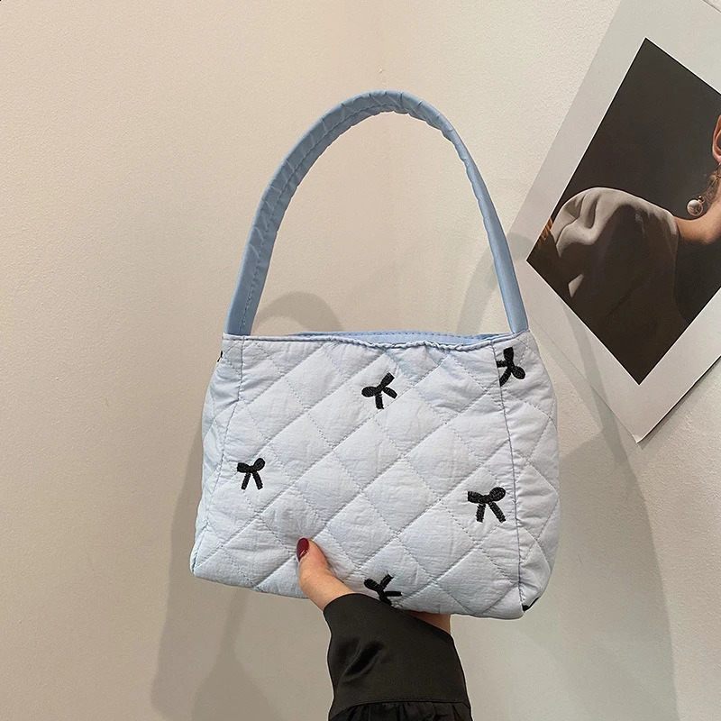 Fashionable Casual Handbag Womens Bag Personalized and Style Trendy Bucketshaped 250815