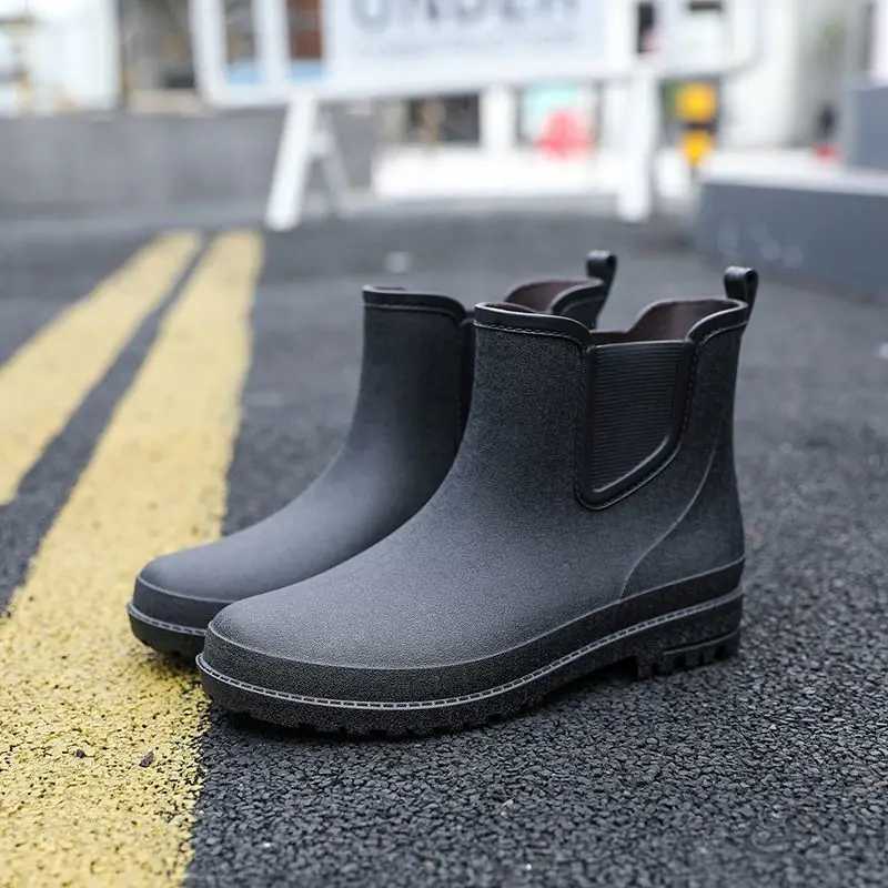 New outdoor rain boots for men reliable waterproof shoes for men thick-soled waterproof boots fishing rubber shoes for all seasons XJ250818