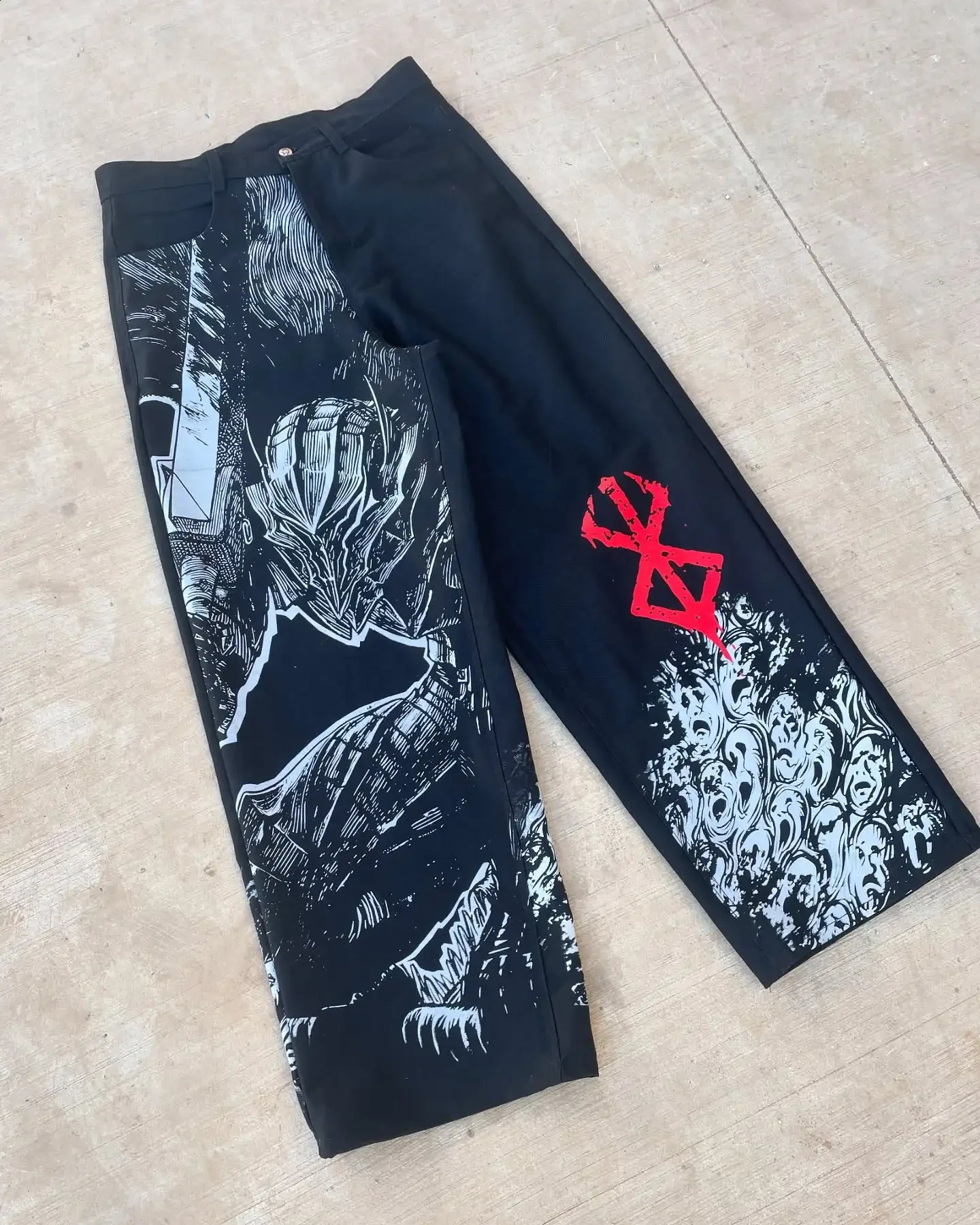 HARAJUKU ANIME GRAPHIQUE LEG LEG LEG JEANS HEURS TAISE PANTAGE FEMMES FEMMES Japonais Streetwear Y2K Jeans pour hommes larges larges 250818