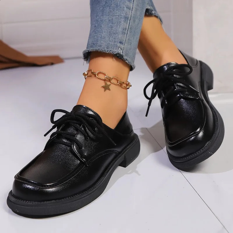 Spring and Autumn Retro Casual Womens British Style Thick Soled Loafers Fashionable Versatile Comfortable Fit Shoes 250814