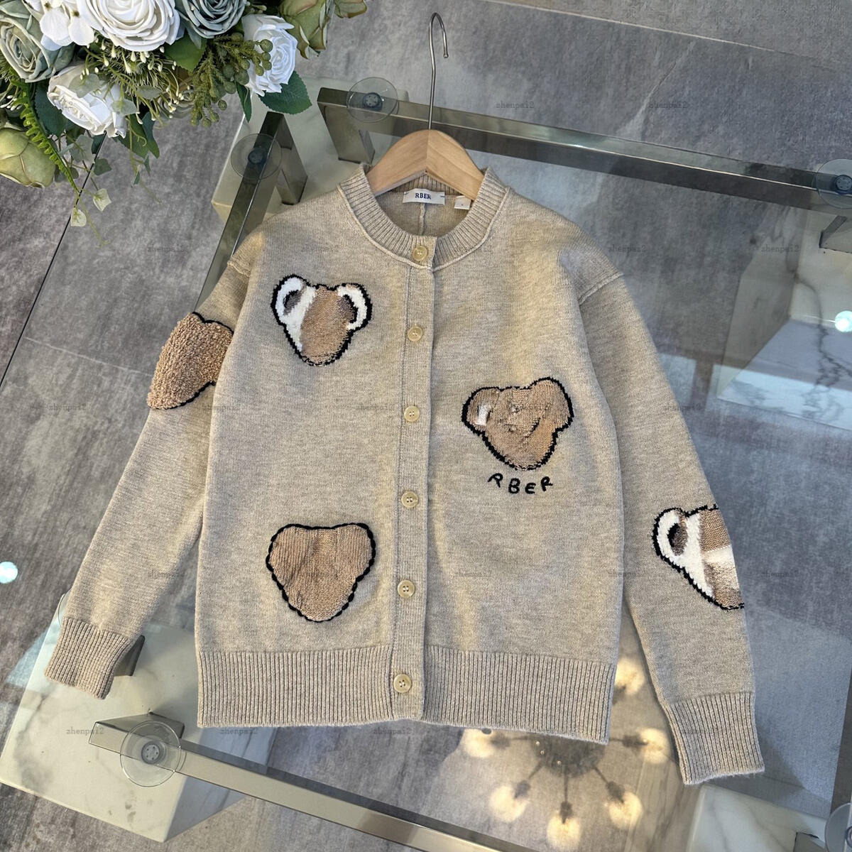 Baby baby tricoté pull d'automne en peluche ours conception de cardigan conception de cou rond