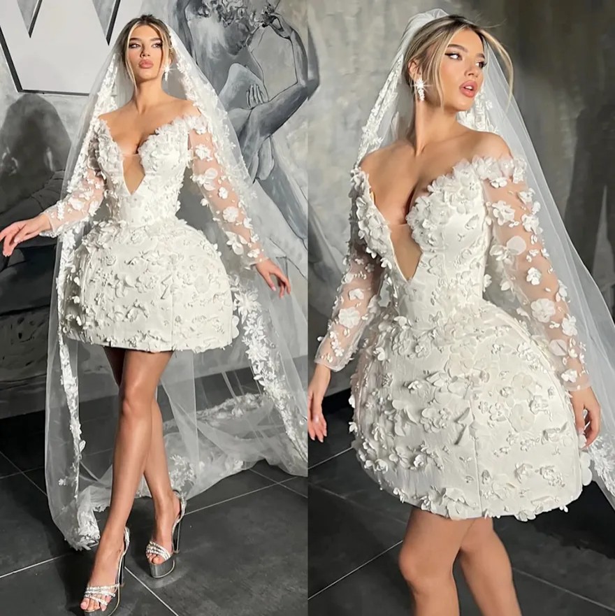 Superbes robes de mariée courtes appliqués sur l'épaule à manches longues Fulllace Mini robe de mariée une ligne Laceffull Designer Bridal Robes