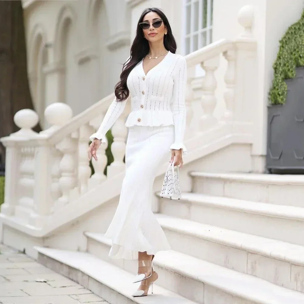 Autumn WomenS Clothing White And Black Elastic Pleated Knitted Top Mermaid Long Skirt Sexy 2Piece Set 250801