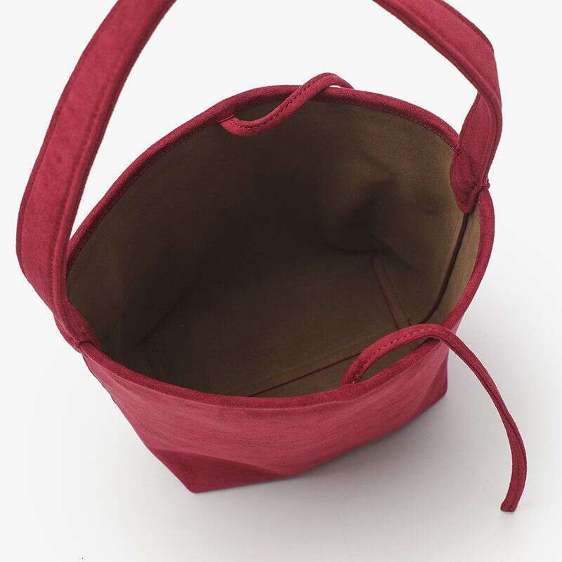 2025 New Trendy Niche Frosted Bucket Bag With Large Capacity Anti Fur Fashionable Commuting Handbag