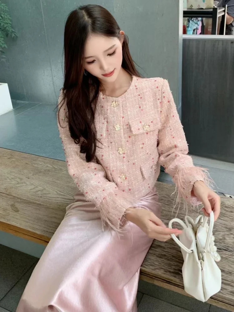 French Style Women Tweed Jacket Feather Long Sleeve Fashion ONeck Vintage Coat Elegant Office Lady Slim Short Top 250801