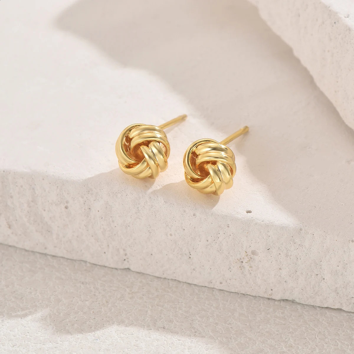 Funky Gold Color Wrapping Flowers Shaped Tiny Stud Earrings Fashion Ins Style Metal Posting Unique Knot Womens Jewelry 250811