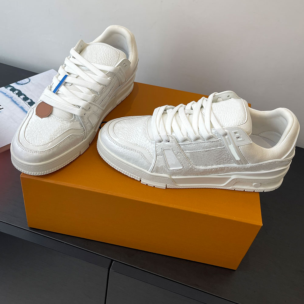 Mens Trainer Sneaker designer sneakers Black patent calf leather Rubber signatures sports shoes Rubber outsole with signature Flowers