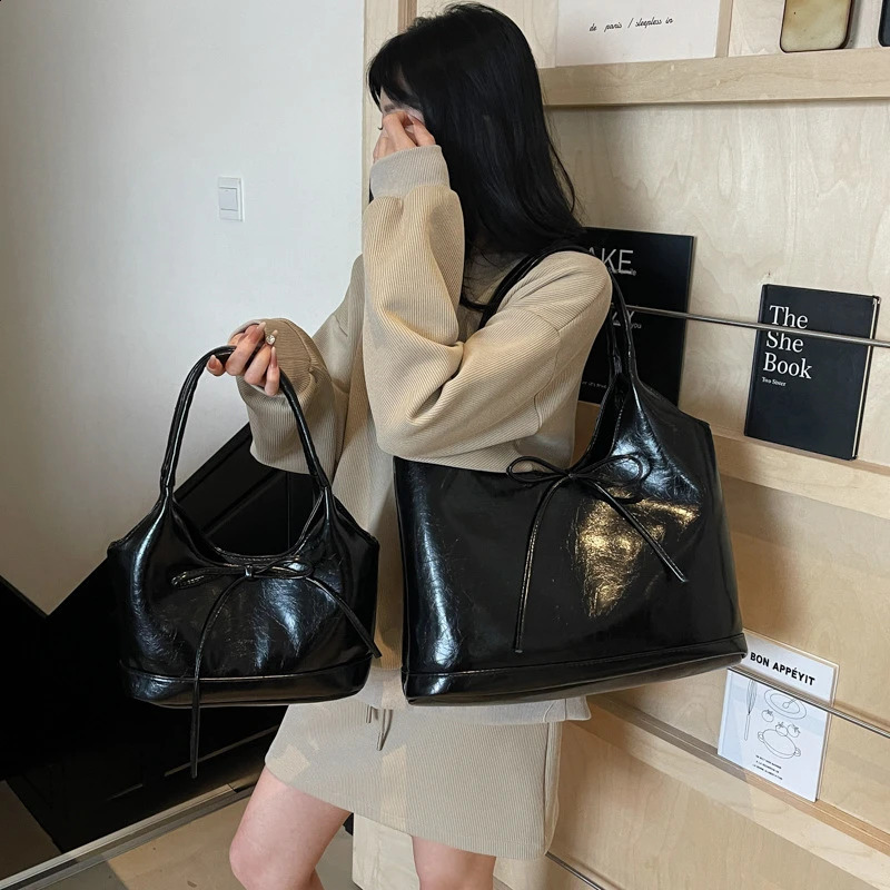 Handheld Bow Large Capacity Tote Bag Fashionable Versatile Shoulder Premium Underarm 250815