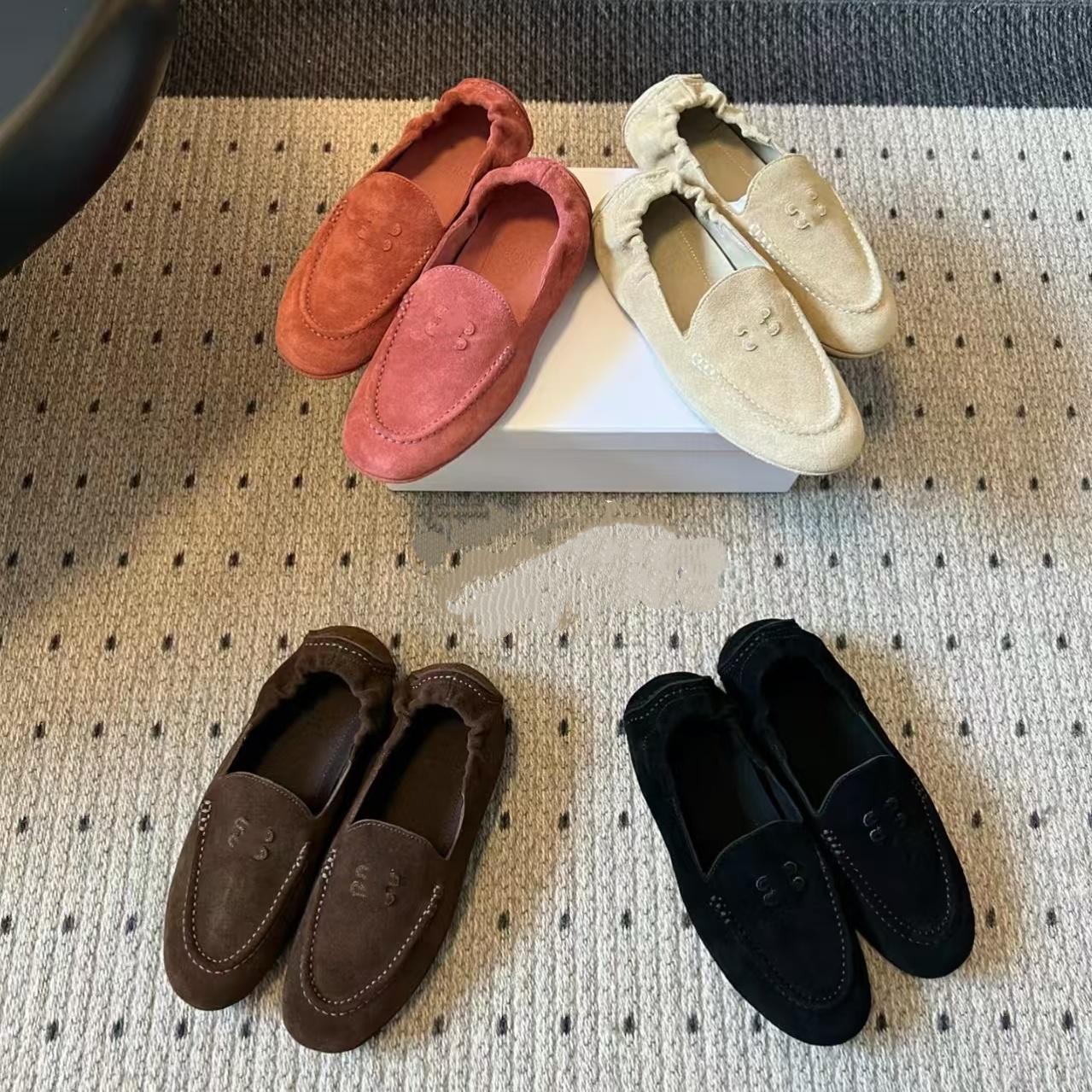 Designer Casual shoe Black pink Suede leather Triomphes loafers sport ballet flat Heel Beach moccasin walk shoes Womens Mary Jane Business Luxury sn