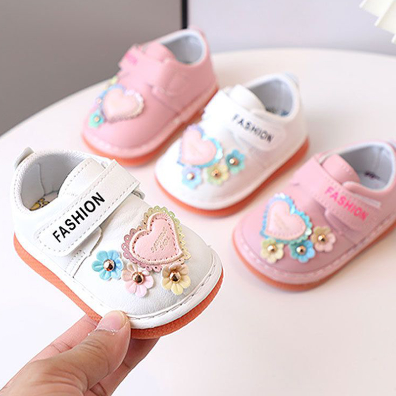 Petites enfants filles chaussures grinçantes pour le nourrisson beau design en bas âge enfant girl fille de marche chaussures kidszworld enfants