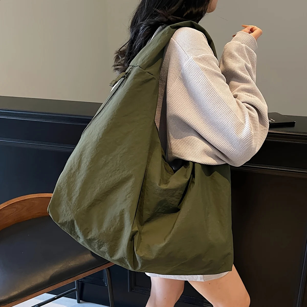 Chic Solid Color Nylon Tote Bag with Multiple Zipper Pockets Large Capacity Casual Shoulder Bags for College Work Everyday Us 250814