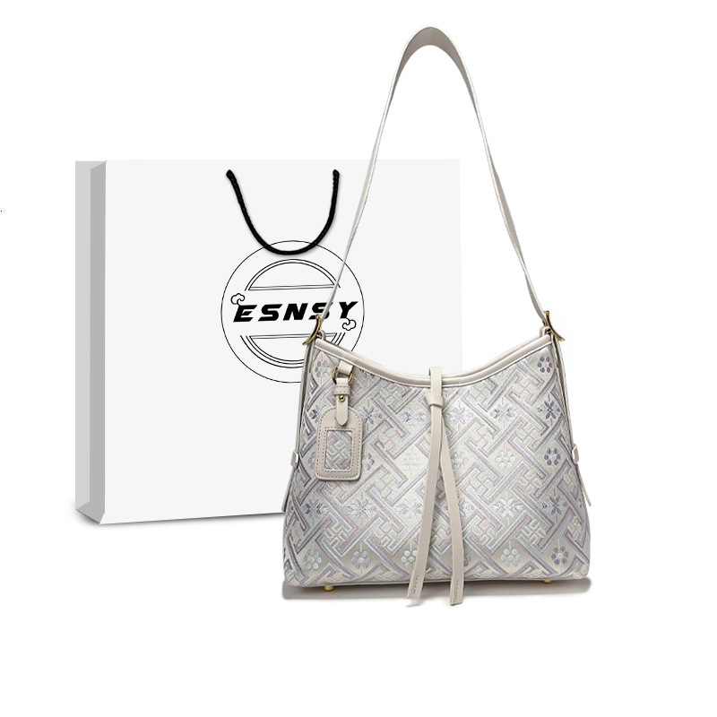 Women's Tote Bag Intangible Cultural Heritage Brocade Dragon Beard Bag Free Shipping Designer New Luxury Single Shoulder Armpit Bag Fashion Pri