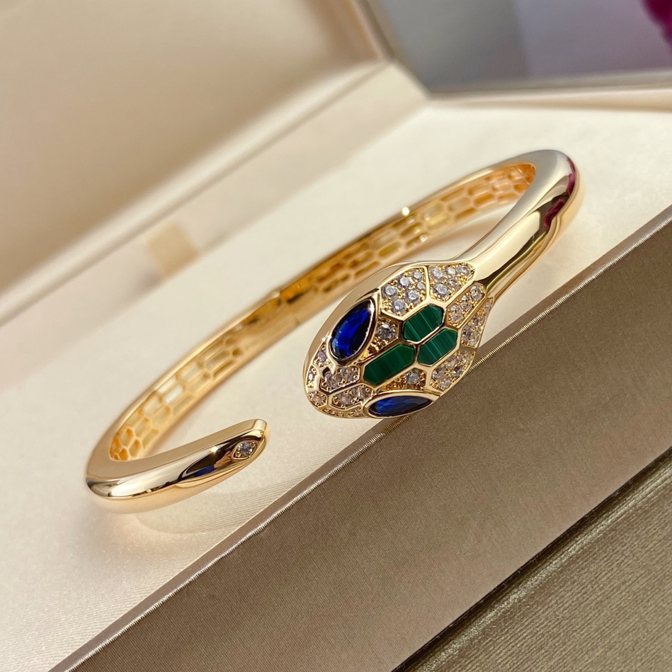 Adita Designer Snake Bangle Gold plaqué Bracelet de serpent zircon incrusté COMTENDRE TOP TOP LA BOX AVEC BOX
