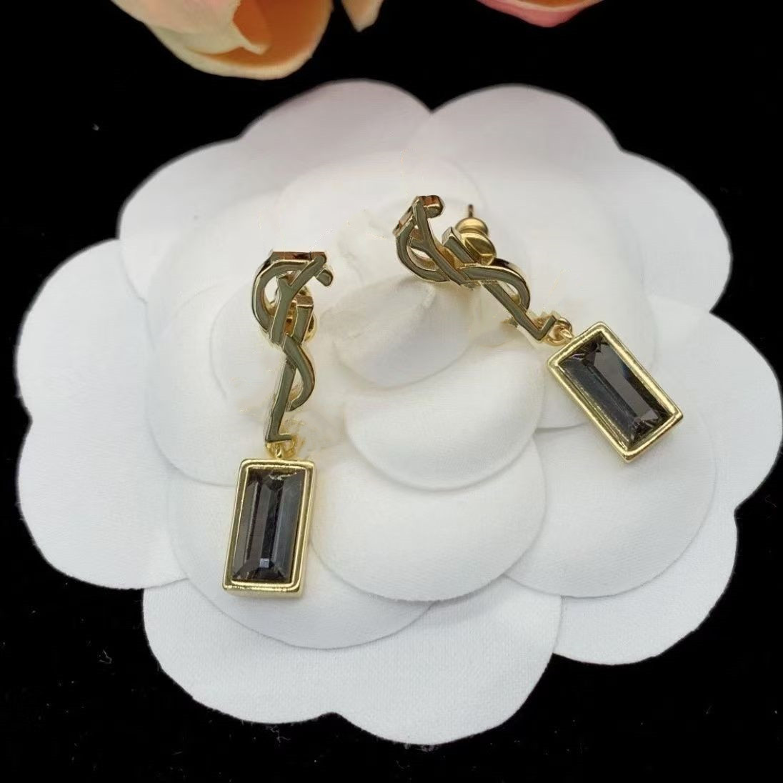 New luxury master designed earrings, the first fashionable jewelry for travel parties and weddings -588888