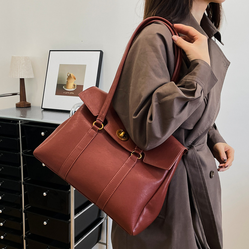 Urban Fashion Women's Simple Handbag Free Shipping Designer Luxury Flip Lock Shoulder Underarm Bag Retro Large Capacity Tote Bag Casual Shoppin