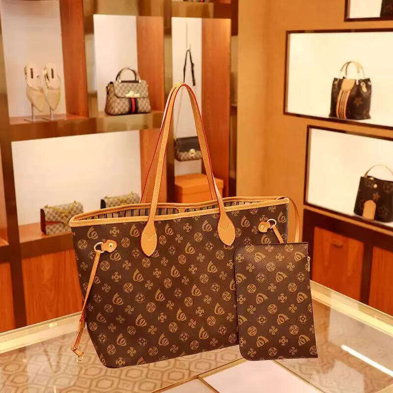 Sacs, sacs de créateurs, sacs à main de marque pour femmes personnalisées, en sauterelle, peau de crocodile, peau d'autruche.