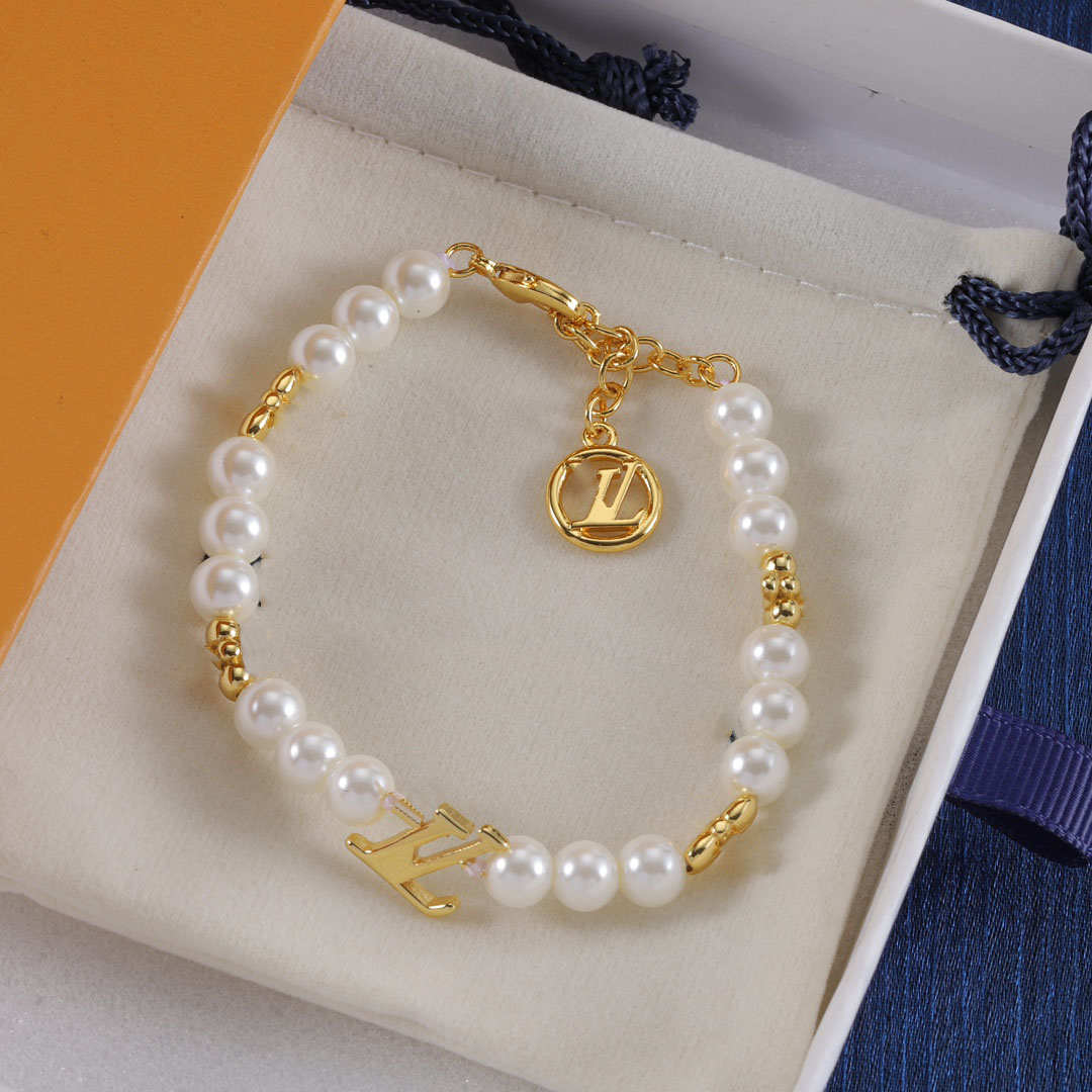 Les bijoux et les bracelets en perles sont conçus par des concepteurs haut de gamme.Ils conviennent aux cadeaux quotidiens et portent