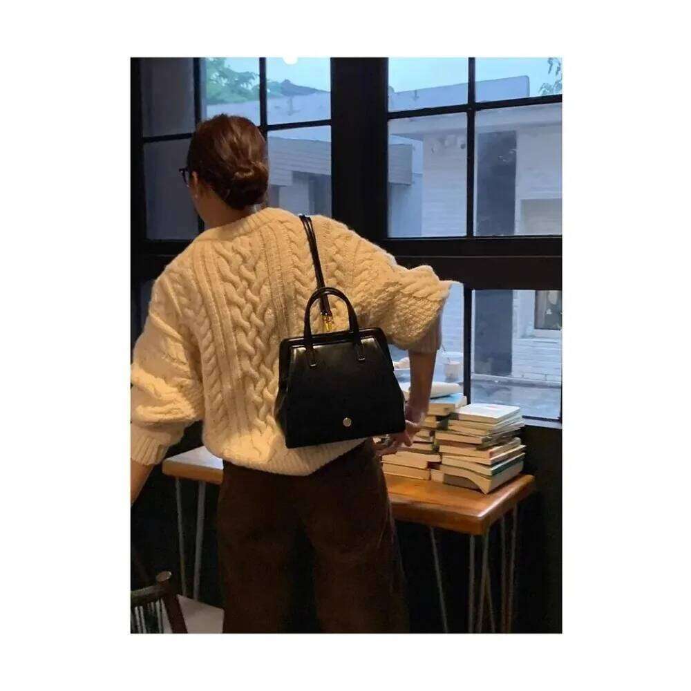 Korea Autumn New Ins Women S Bag Clip Niche Retro Black Tide Handbag Backpack Women Bags For Students