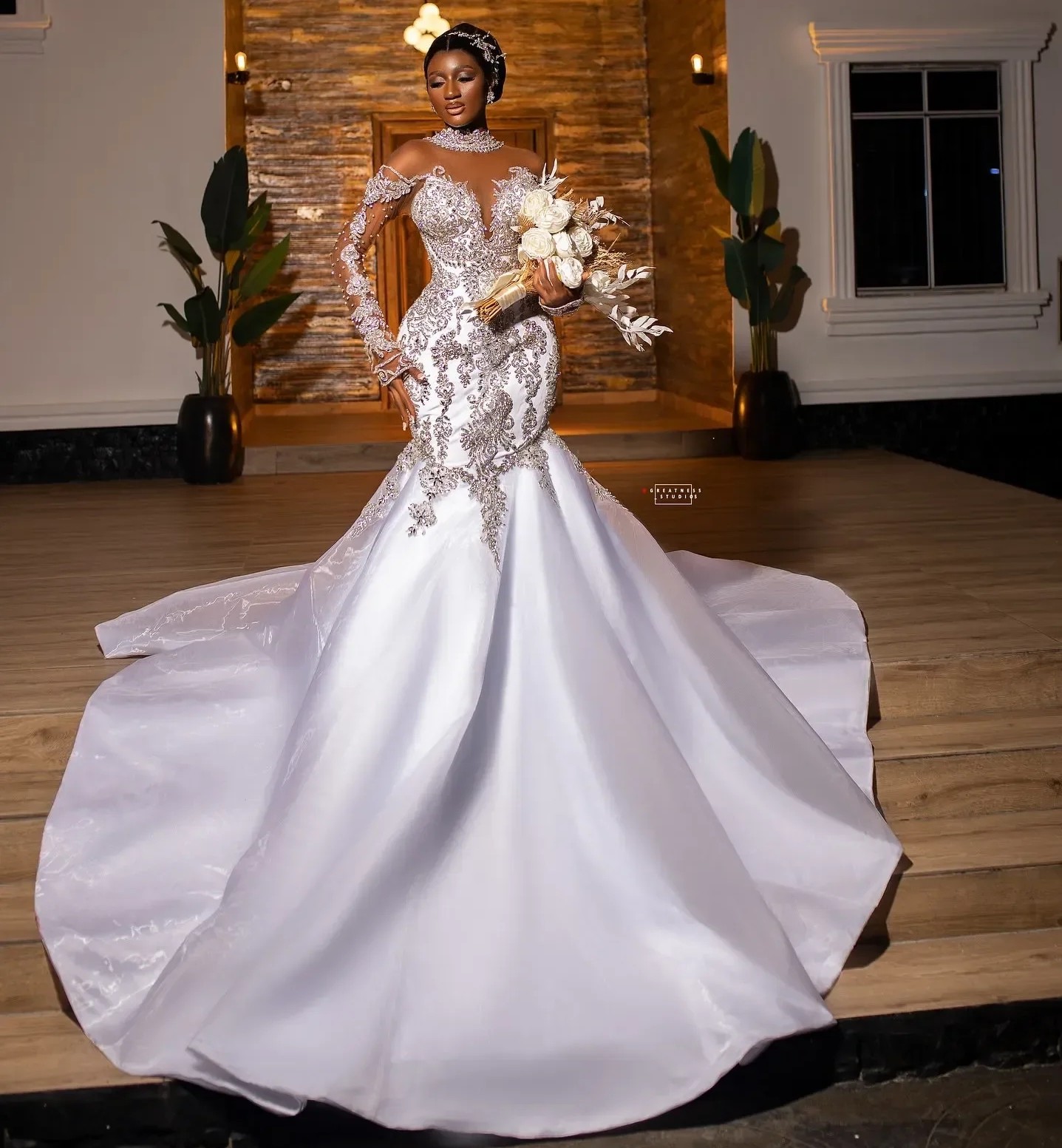 2026 Magnifique pour perles robe de mariée sirène perles perles haut décolleté avec applique en dentelle africaine Bride Bride Court Train Vestid