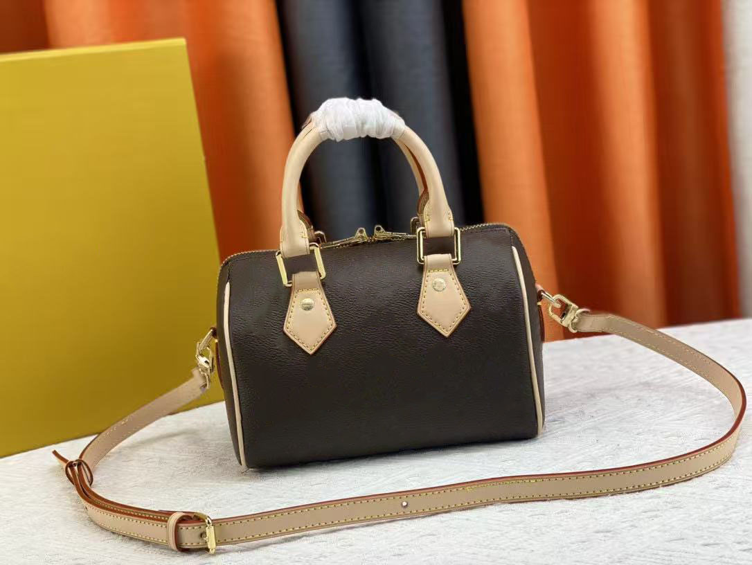 Luxury designer handbag, women's classic cowhide letter print fashion shoulder strap cross-body bag, luxury shoulder strap handbag.