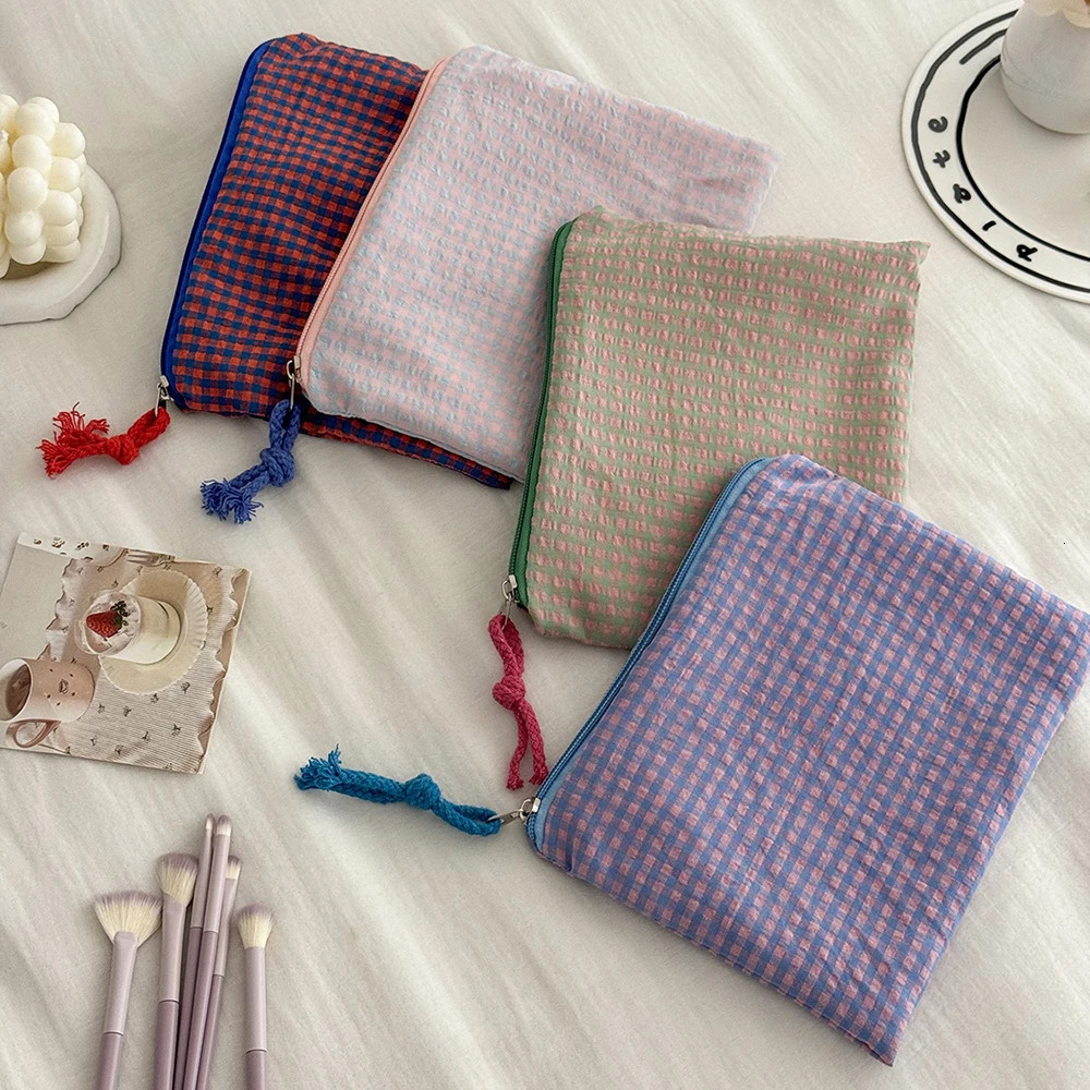 Fashion Simple Mesh Women Cosmetic Handbag Pouch Large Capacity Travel Organizer Makeup Bag Mini Lipsticks Make Up Storage Bag 250818