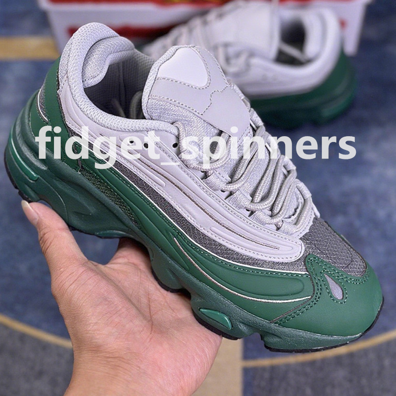 Chaussures de créateurs Chaussures de course décontractées Sneakers femmes Men de luxe Trainers Trendy Sports Chaussures EU36-45 29148