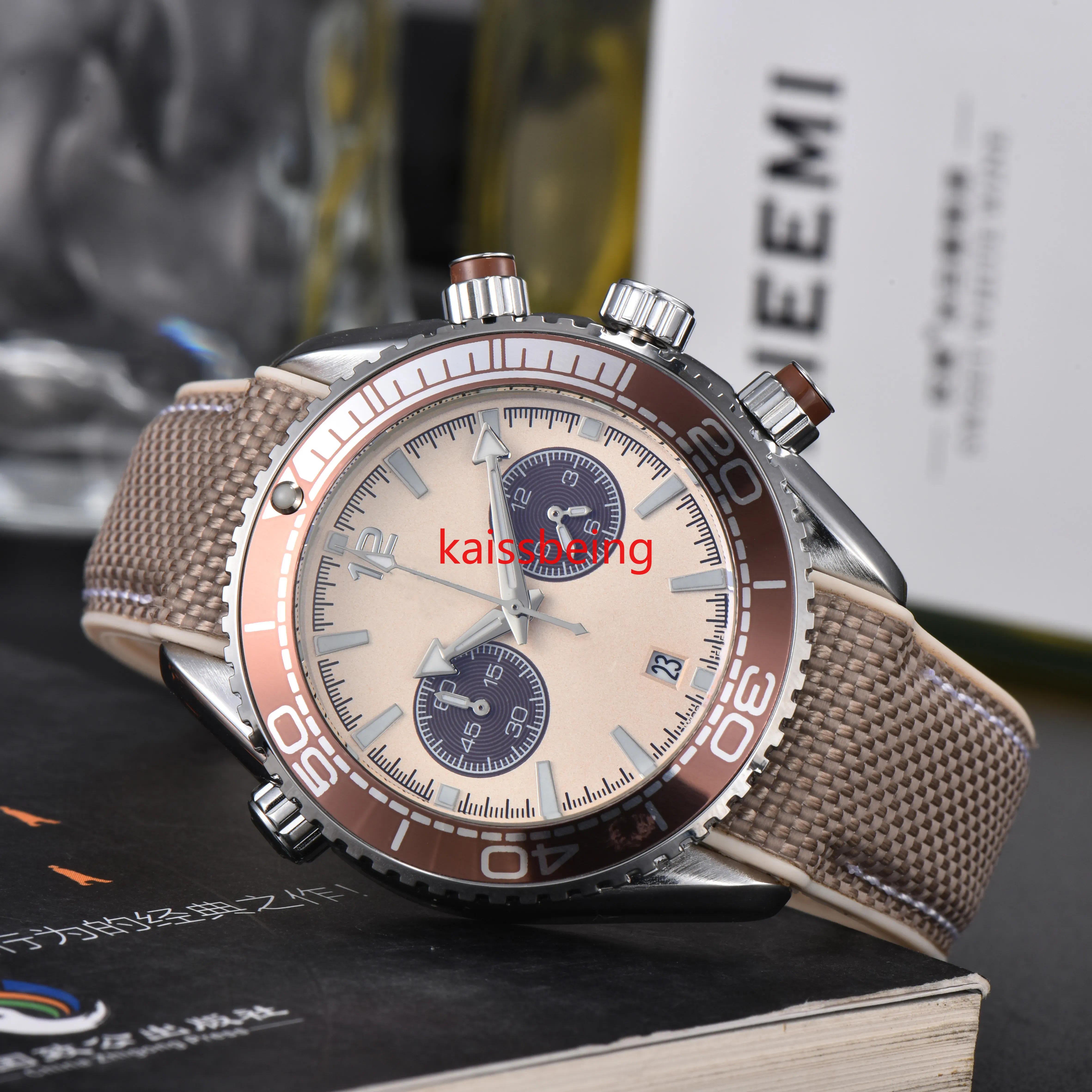 25A masculin montres de montres de la montre 44 mm Designer Quartz Mens Watch avec horloge de mode de sangle en tissu en acier inoxydable horloge