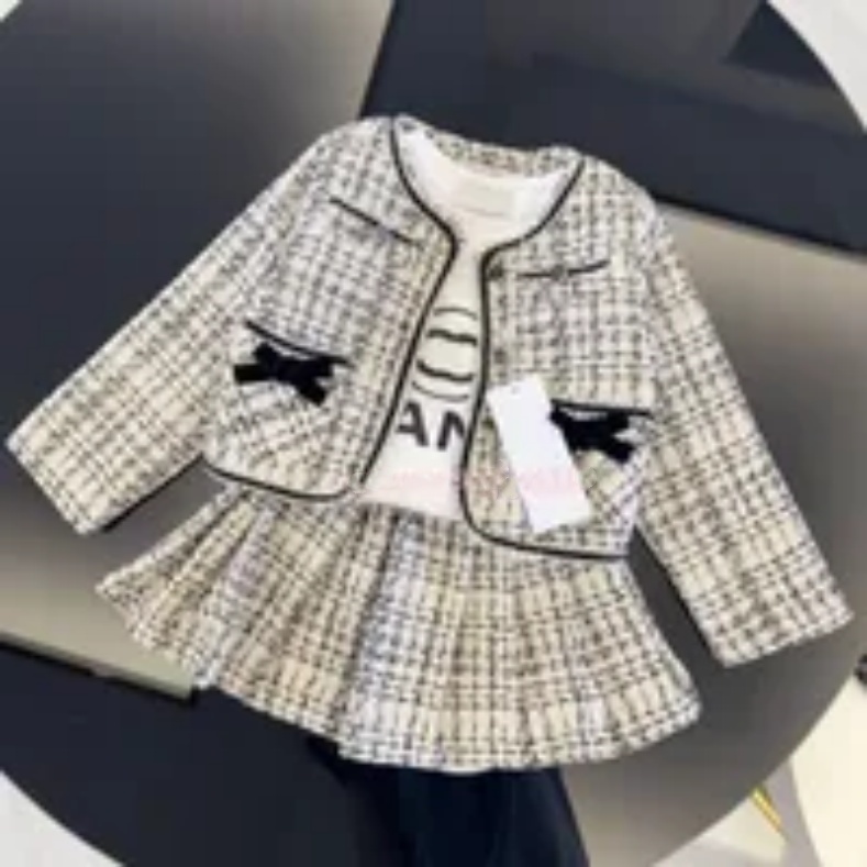 Kids Designer Clothing Sets New Luxury Print Tracksuits Fashion Letter Jackets Joggers Casual Sports Style Sweatshirt girls Clothes T002