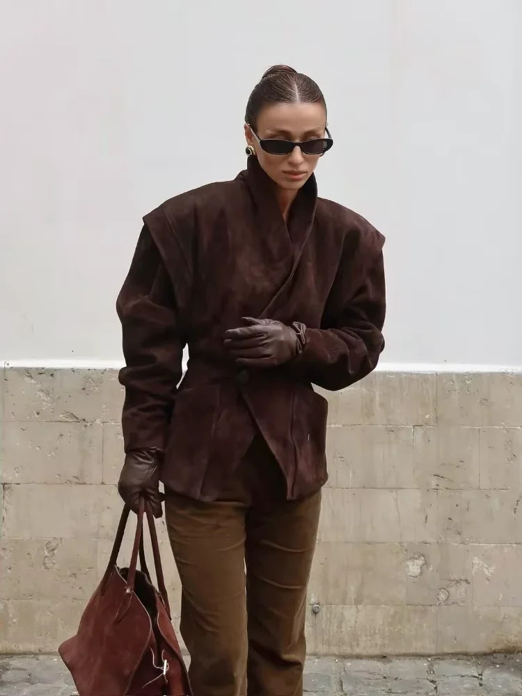 Vintage Brown Suede Jackets Women Fashion Solid V Neck Long Sleeve Pocket Lapel Single Button Jacket 2025 Fashion Street Outwear 250818