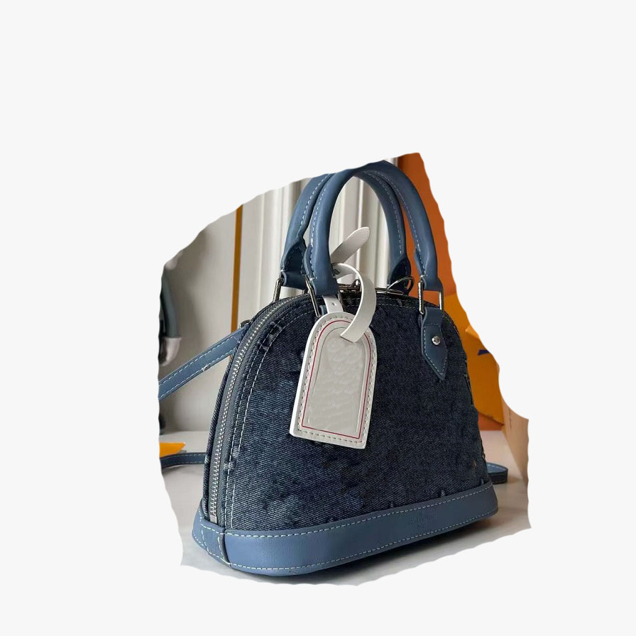 Embossed denim blue patent leather baguette Cases Handbag Luxury Women's Fashion Bag Fashion Steam Engine Classic Hand Shoulder Diagonal Shoppi