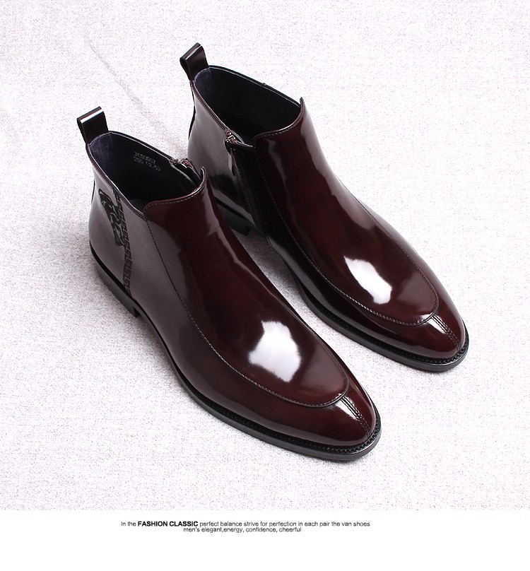 Business en cuir breveté Chaussures en cuir haut de gamme pour hommes, bottes Chelsea Hommes pointés en cuir britannique, bottes pour hommes