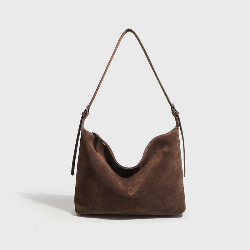 Winter New Niche Handbag Fashionable Commuting Versatile Bucket Large Capacity Single Shoulder Underarm Bag