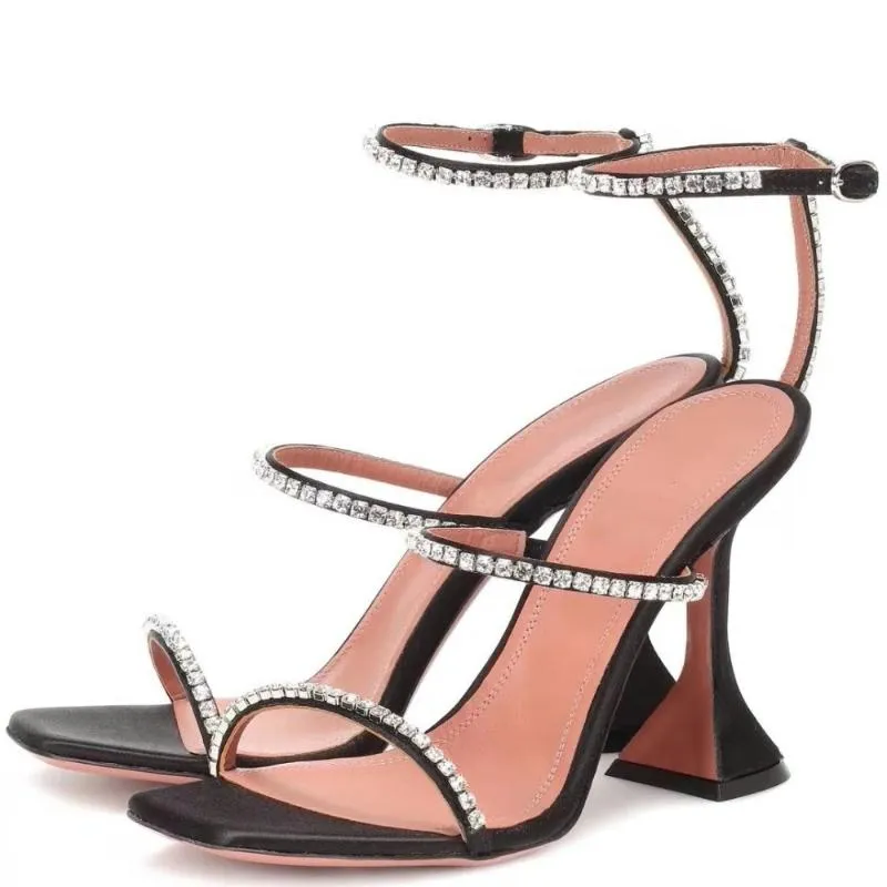 Vente chaude - chaussure de sandale d'été étrange talon talon 3 sangle en straps à pointes-heels fêtises femmes de mariage marques créatrices de