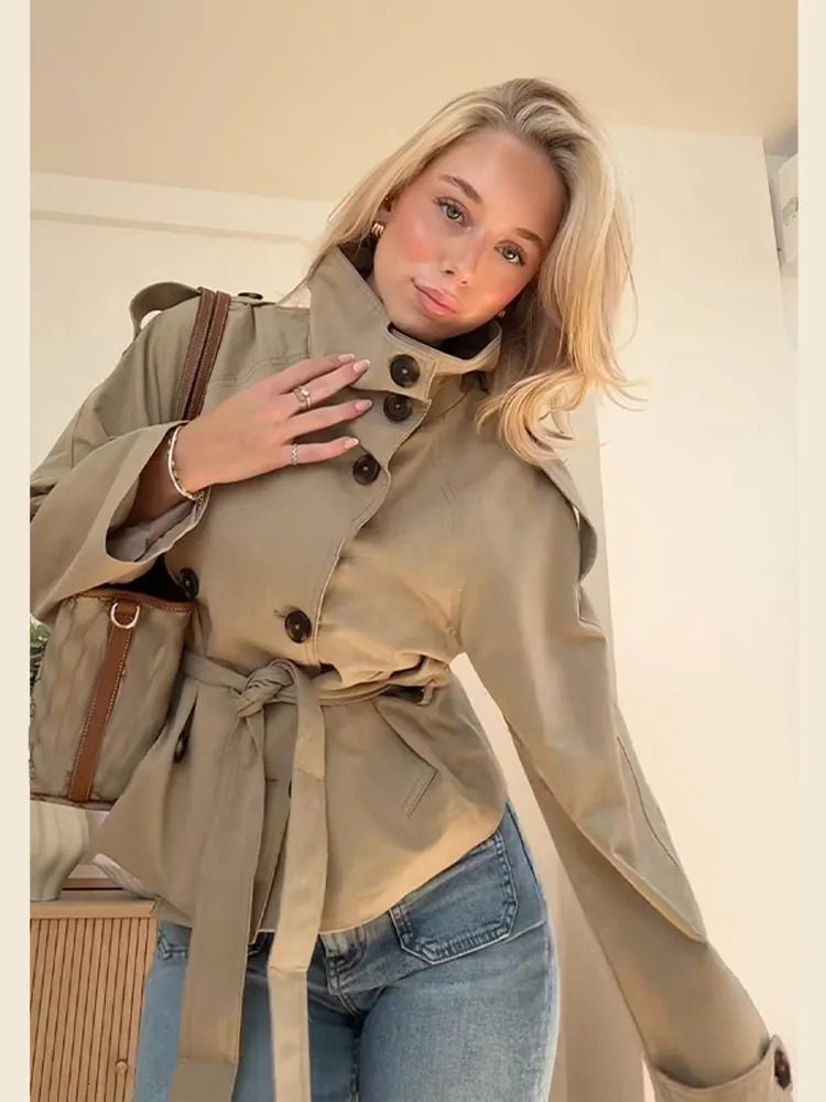Stand Collar Double Breasted Long Sleeve Short Jacket Women Vintage Lace Up Patchwork Button Packets Coats Autumn Ladies Top 250818