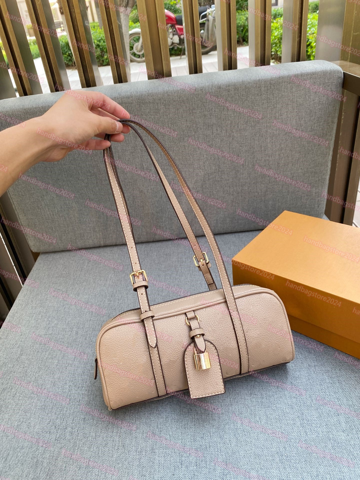 Nouveau sac de bowling accrocheur luxueux exquis à main