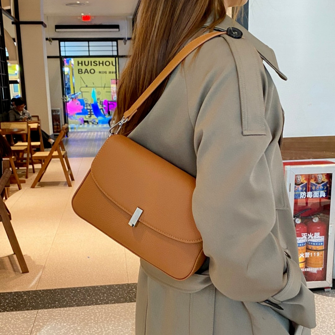 Free Shipping Designer Genuine Leather Women's Shoulder Crossbody Bag Trendy Versatile Flip Top Handbag Top Layer Cowhide Fashion Luxury Small