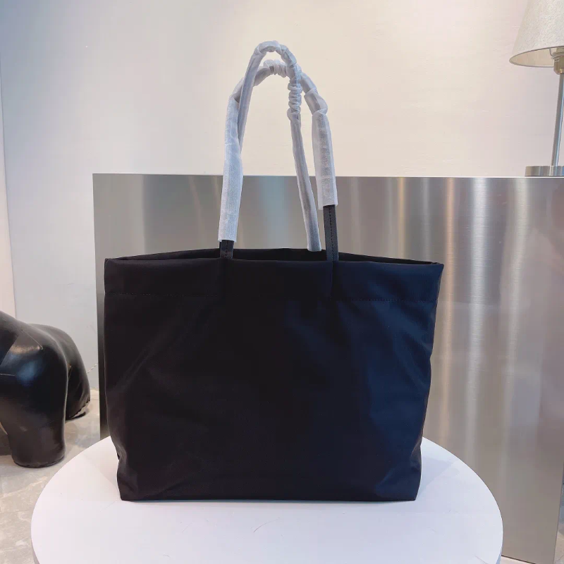 Totes Designer Bags The Tote Bag Handbag Women Luxurys Handbags Leather Large Capacity Shopping