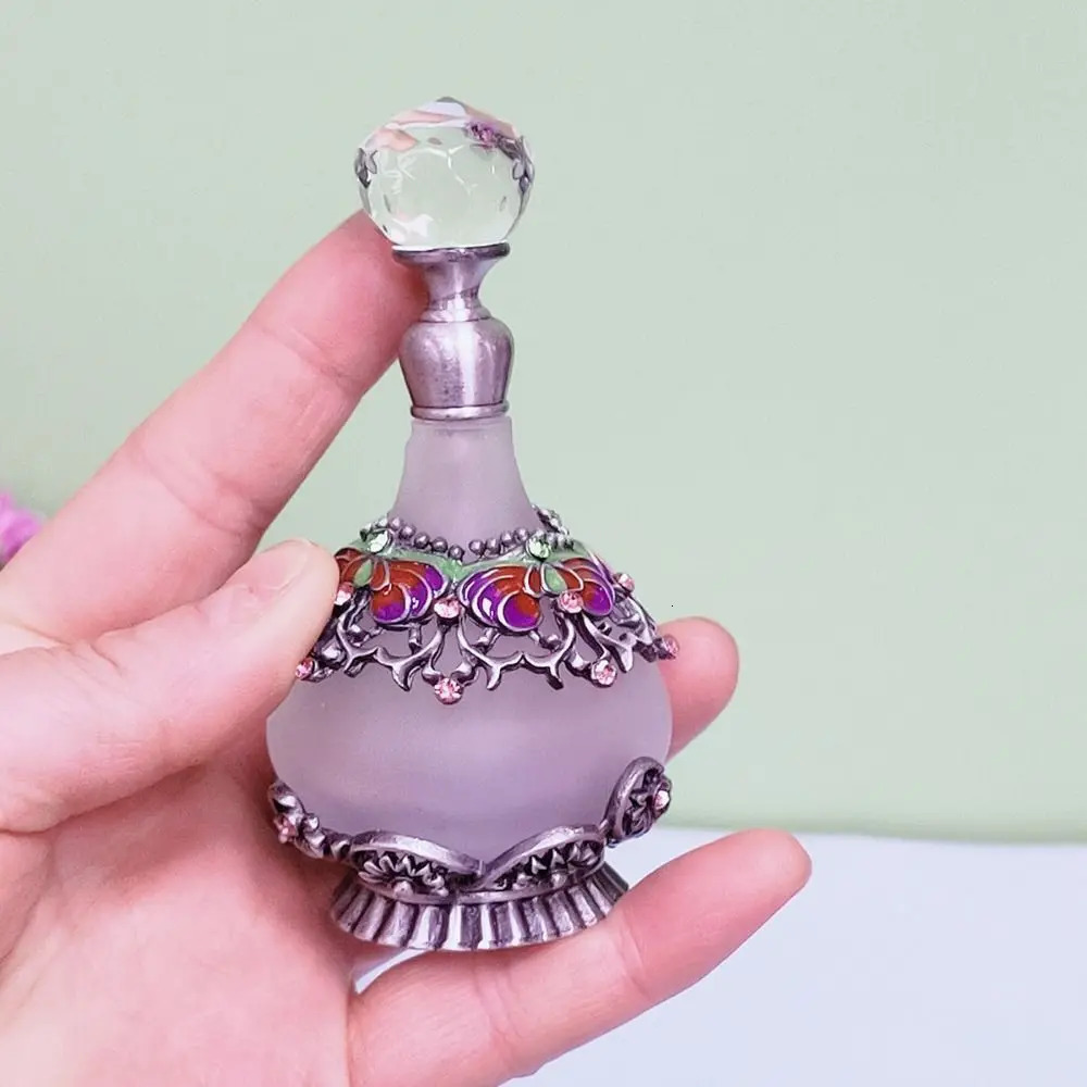 Belle bouteille de parfum vide vintage rechargeable 25 ml d'essence d'huile de récipient en cristal en verre vide en verre vide décor 250814