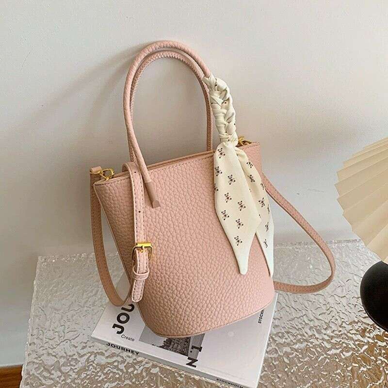 High-end New 2025 Fashion Single Shoulder Versatile Bucket Tote Bag High Appearance Handheld Crossbody Summer