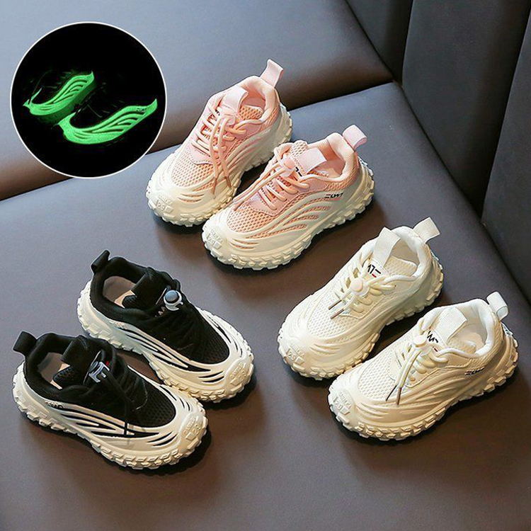 Chaussures pour enfants Filles baskets décontractées Fashion Mesh Sports Chaussures Kidszworld pour les jeunes Glow réfléchissant en plein air da