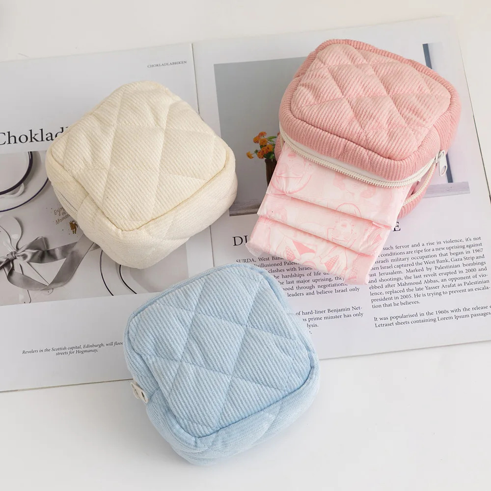 1PC Mini Square Cosmetic Bag Women Portable Earphone Lipstick Sanitary Napkins Storage Pouch Small Makeup Zipper Bags 250818