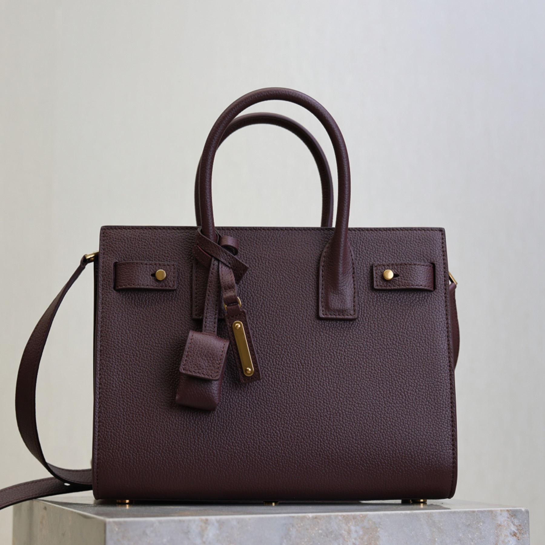 Top Quality Supple Grained Leather Shoulder Bag Luxury Designer Genuine Leather Golden Hardware Crossbody Bag Detachable Padlock Handbag Purse 10A