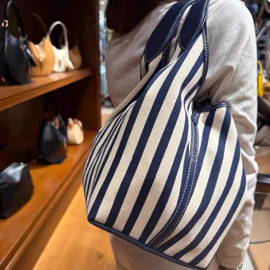 Designer Bag Tote Shoulder Bag Niche Design New Fashion Trend Women S Versatile Large Capacity Exquisite High End Color Blocking Striped Handbag