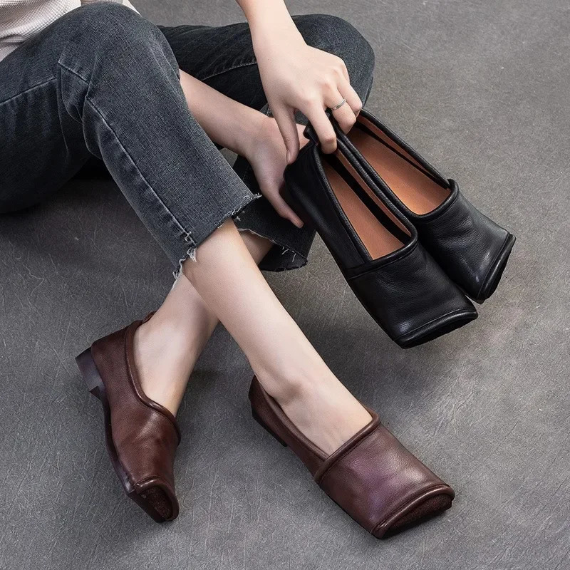 2025 Autumn New Leather Square Toe Flat Loafers Retro Soft Sole Comfortable Womens Slip-on Shoes 250820