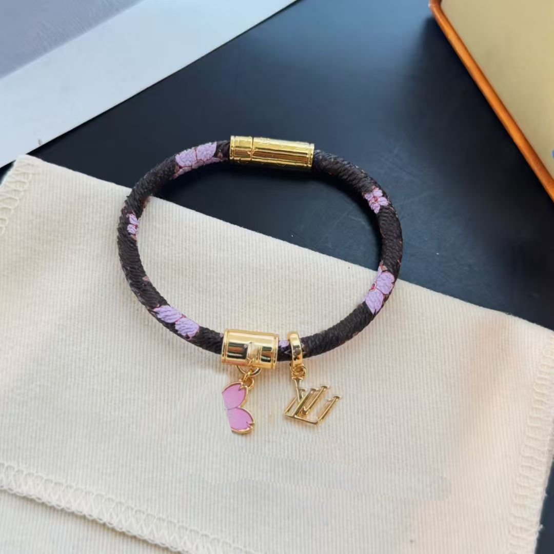 2025 high-end designer cherry bracelet for women, fashionable Korean college style chain with flower pendant Takashi Murakami cherry blossom bracele