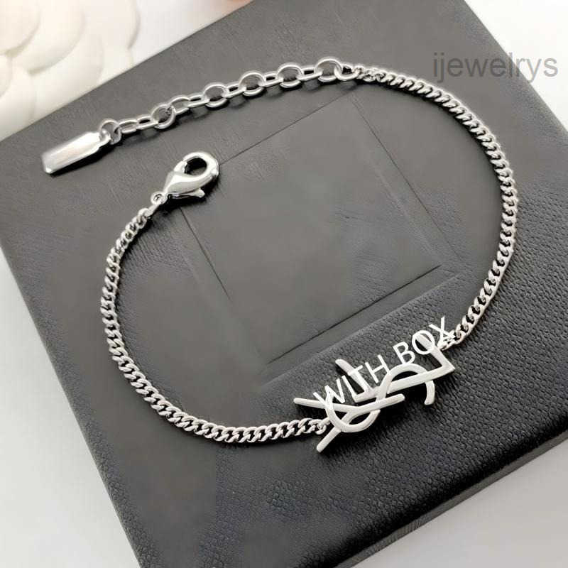 Bijoux de créateurs Luxury Original Designer Girls Boys Boys Slim Thin Charm Bracelets Elegant 18K Gold Silver Brangles Boucles d'oreilles Collie