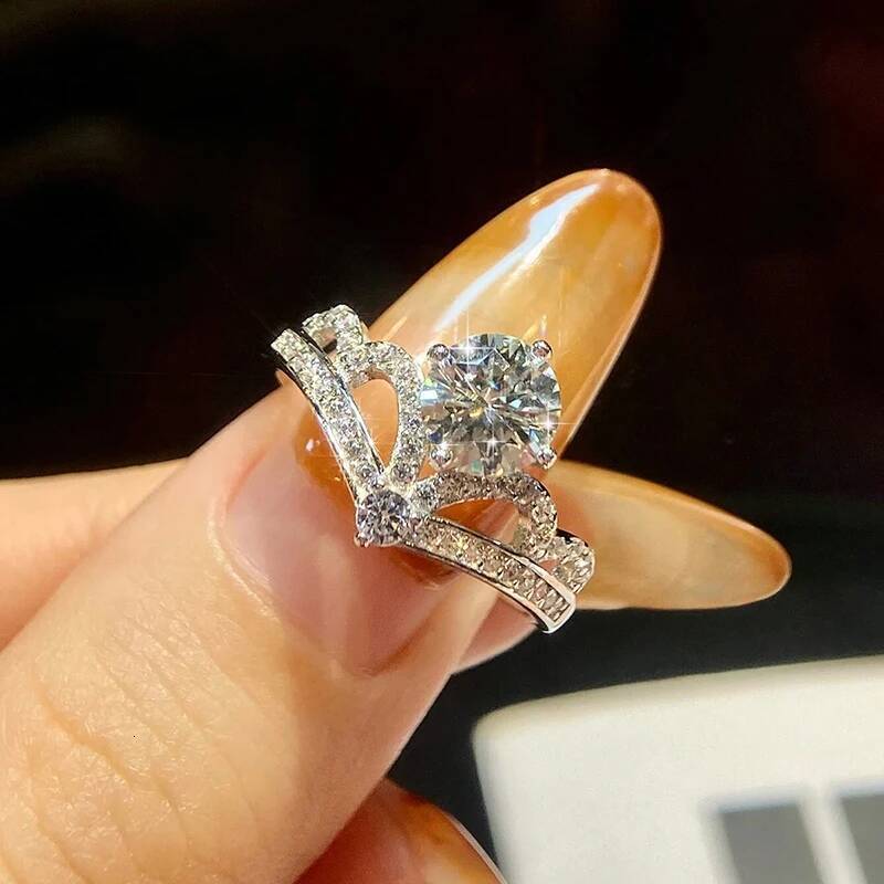 KNB 1CT White Moissanite Diamond Crown Single Ring Suitable for Womens Daily WearReal 925 Sterling Silver Luxury Fine Jewelry